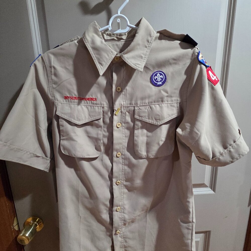 Cub Scouts official adult leader uniform shirt (men's small)